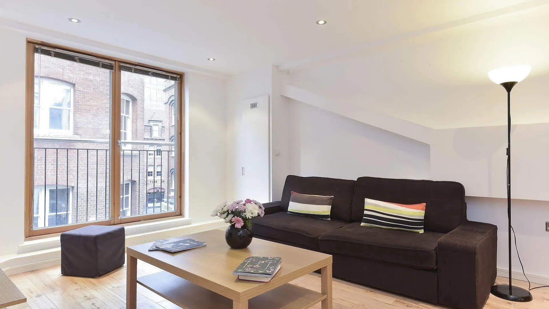 Storm Apartments Londres 4*,